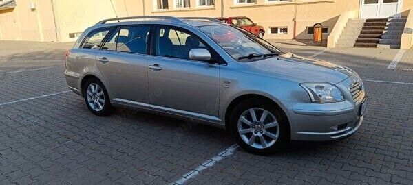 Second-hand Toyota Avensis T2 116 CP (85 kW) 2005 Auriu Break