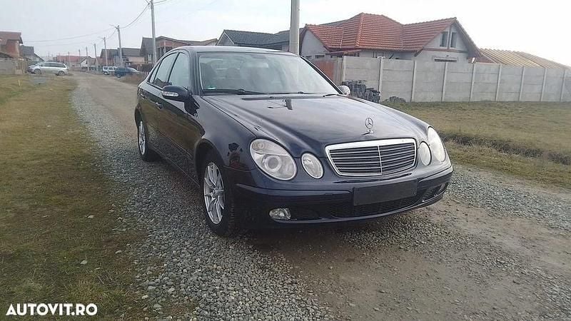Culoarealbastru Utilizat 2005 Mercedes E200 Avantgarde Berlinǎ | 4.150 EUR - Imagine 1/4