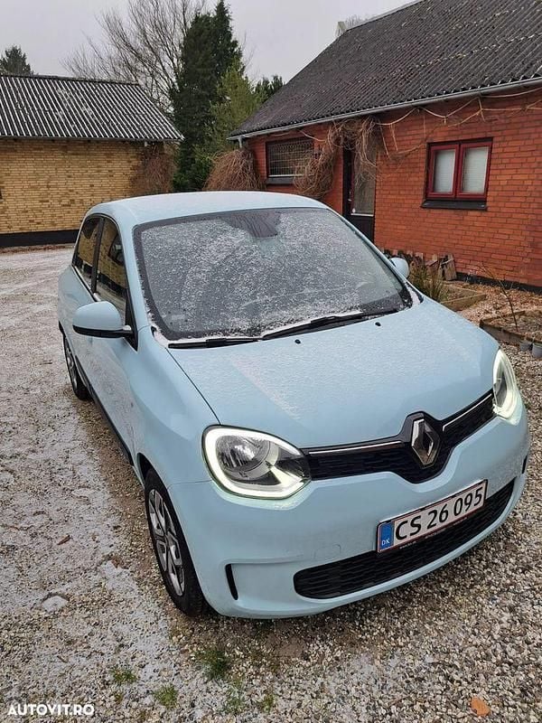 Second-hand Renault Twingo LIMITED 73 CP (53 kW) 2020 Culoarealbastru Hatchback