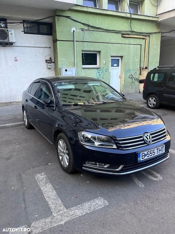 Culoarenegru Utilizat 2013 VW Passat Comfortline Berlinǎ | 7.300 EUR (Preț OK) - Imagine 1/4