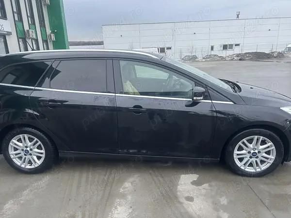 Second-hand Ford Focus 141 CP (103 kW) 2012 Negru Hatchback
