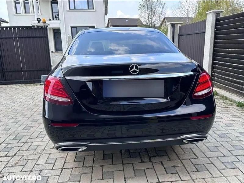 Second-hand Mercedes E220 194 CP (142 kW) 2017 Culoarenegru Berlinǎ