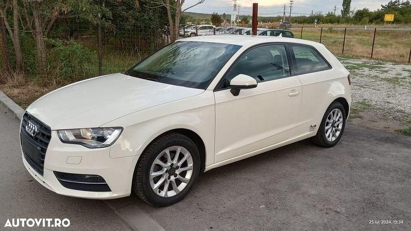 Culoarealb Utilizat 2013 Audi A3 Attraction Coupe | 6.200 EUR (Preț OK) - Imagine 1/4