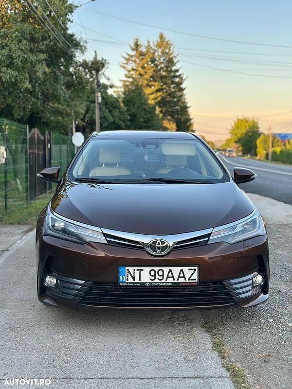 Maro Utilizat 2017 Toyota Corolla Berlinǎ | 12.900 EUR - Imagine 1/4