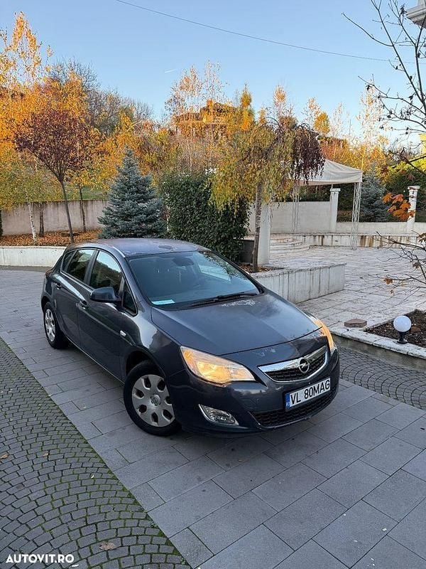 Albastru Utilizat 2010 Opel Astra Enjoy Hatchback | 3.400 EUR (Preț bun) - Imagine 1/4