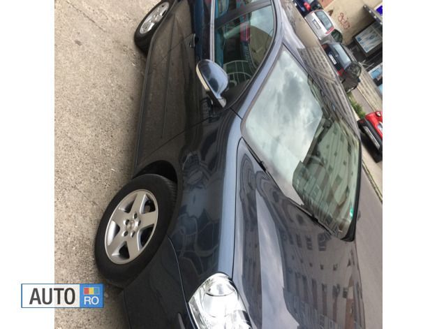 Albastru Utilizat 2006 VW Golf V Hatchback | 3.650 EUR (Preț OK) - Imagine 1/4