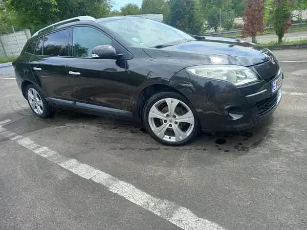 Negru Utilizat 2010 Renault Mégane III Hatchback | 3.000 EUR (Preț OK) - Imagine 1/4