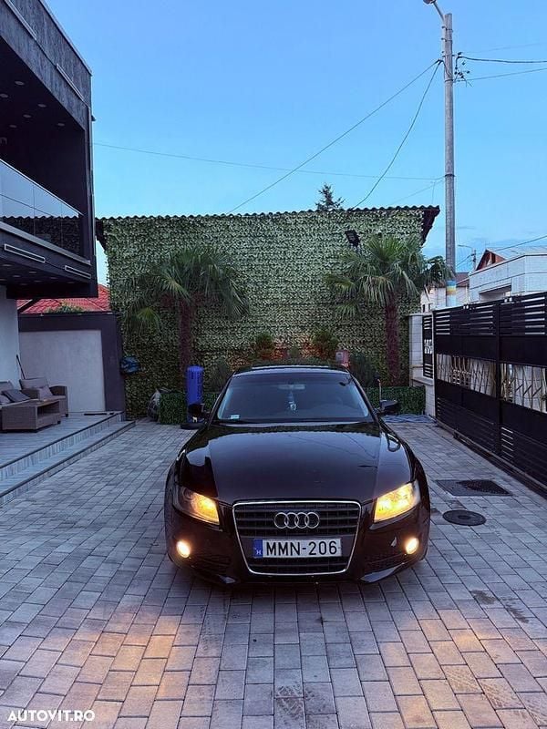 Culoarenegru Utilizat 2010 Audi A5 Coupe | 4.799 EUR (Super Preț) - Imagine 1/4