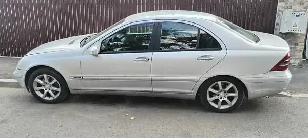 Utilizat 2001 Mercedes C200 Berlinǎ | 1.350 EUR - Imagine 1/4
