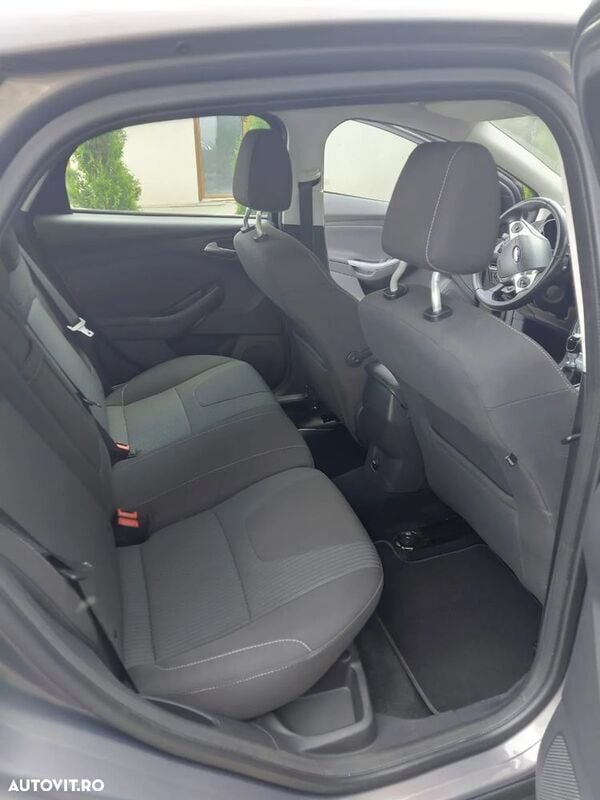 Second-hand Ford Focus Titanium 115 CP (84 kW) 2012 Gri