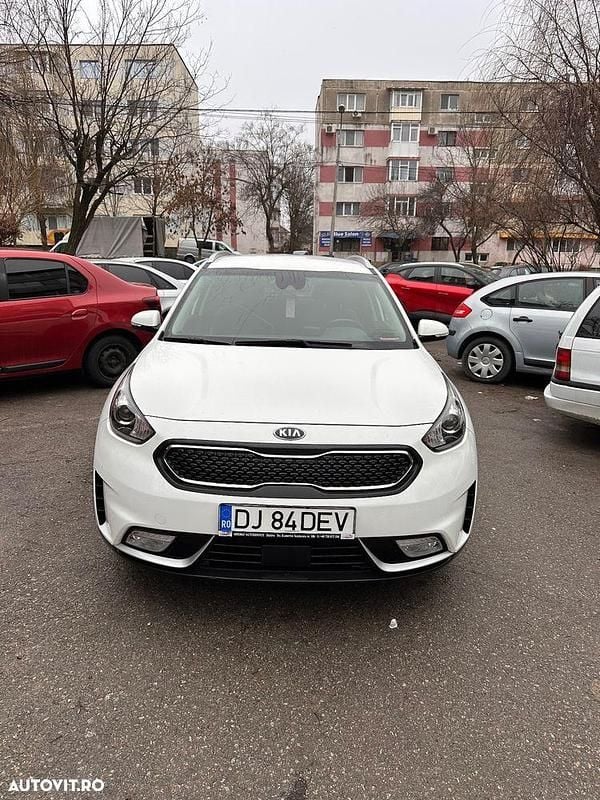 Second-hand Kia Niro 141 CP (103 kW) 2018 Culoarealb SUV