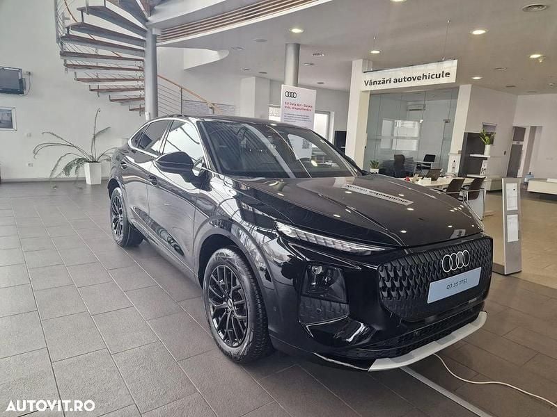 Nouă Audi Q3 150 CP (110 kW) 2025 Culoarenegru SUV