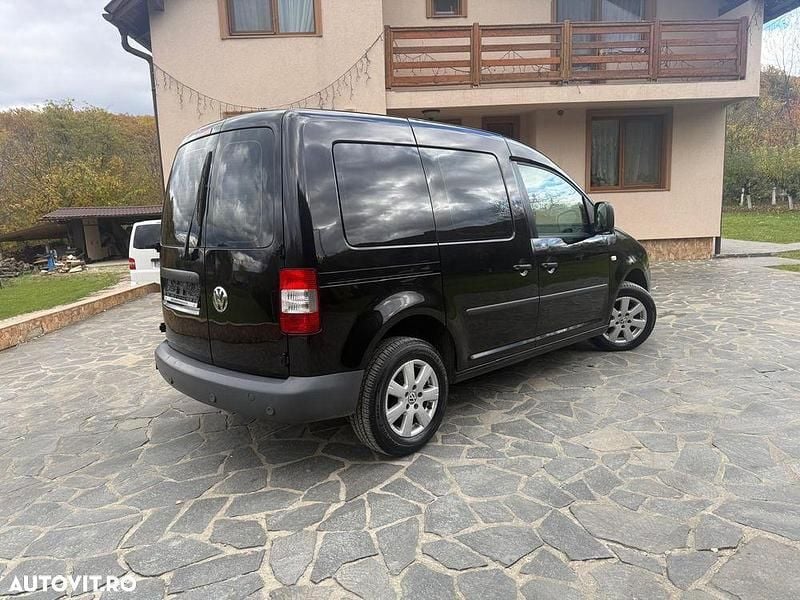 Second-hand VW Caddy Life 105 CP (77 kW) 2010 Culoarenegru Monovolum