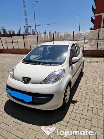 Alb Utilizat 2006 Peugeot 107 Hatchback | 2.000 EUR - Imagine 1/4