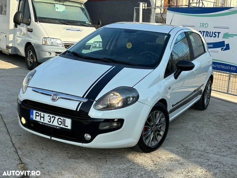 Alb Utilizat 2012 Fiat Punto Hatchback | 3.300 EUR - Imagine 1/4