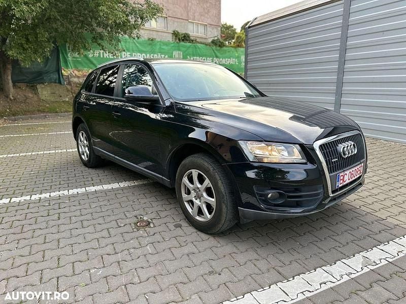 Culoarenegru Utilizat 2011 Audi Q5 SUV | 8.499 EUR (Super Preț) - Imagine 1/4