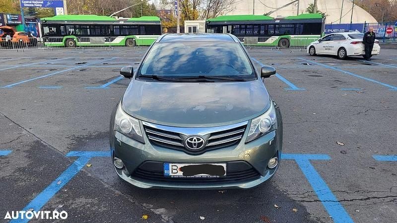 Culoareverde Utilizat 2011 Toyota Avensis Break | 6.900 EUR (Preț OK) - Imagine 1/4