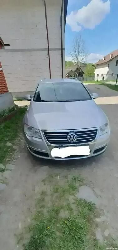 Gri Utilizat 2010 VW Passat Highline Hatchback | 4.600 EUR (Preț OK) - Imagine 1/4