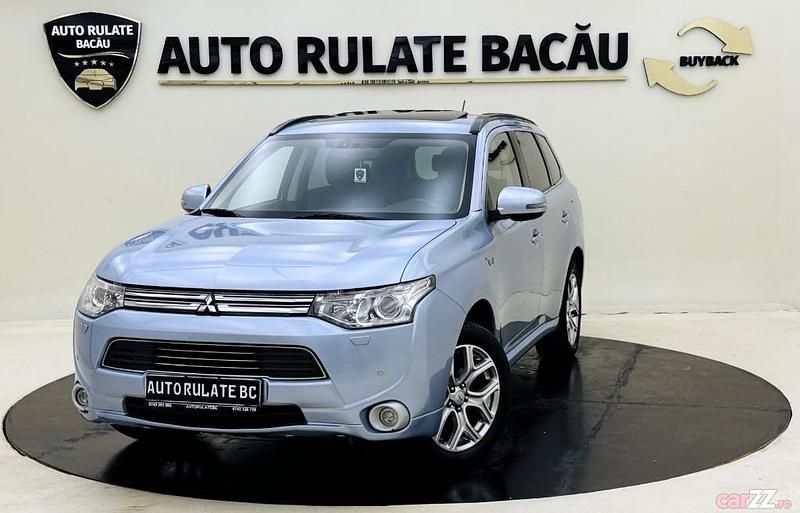 Culoareargint Utilizat 2014 Mitsubishi Outlander P-HEV SUV | 10.990 EUR (Puțin scump) - Imagine 1/4