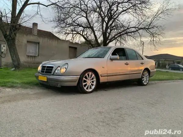 Utilizat 1996 Mercedes E300 Berlinǎ | 3.350 EUR - Imagine 1/4