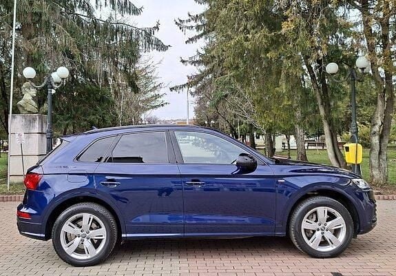 Second-hand Audi Q5 Comfort 190 CP (139 kW) 2018 Albastru SUV