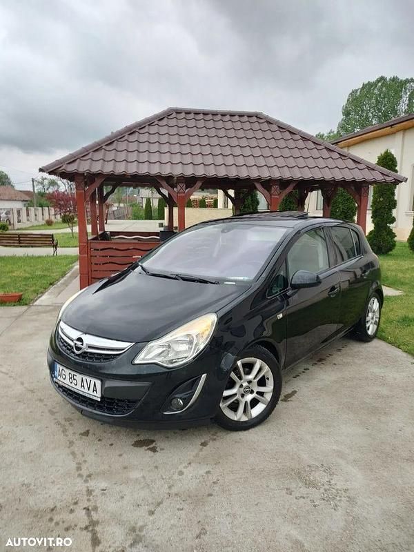 Culoarenegru Utilizat 2012 Opel Corsa Active | 3.650 EUR (Preț bun) - Imagine 1/4