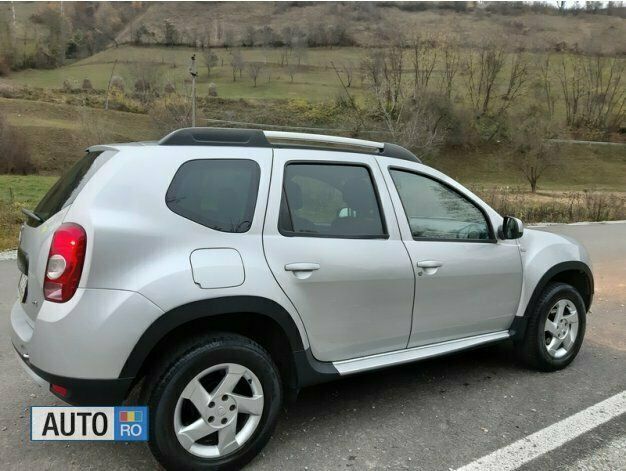 Second-hand Dacia Duster 110 CP (80 kW) 2012 Argintiu SUV