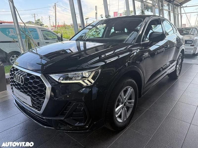 Nouă Audi Q3 Comfort 150 CP (110 kW) 2025 Culoarenegru SUV