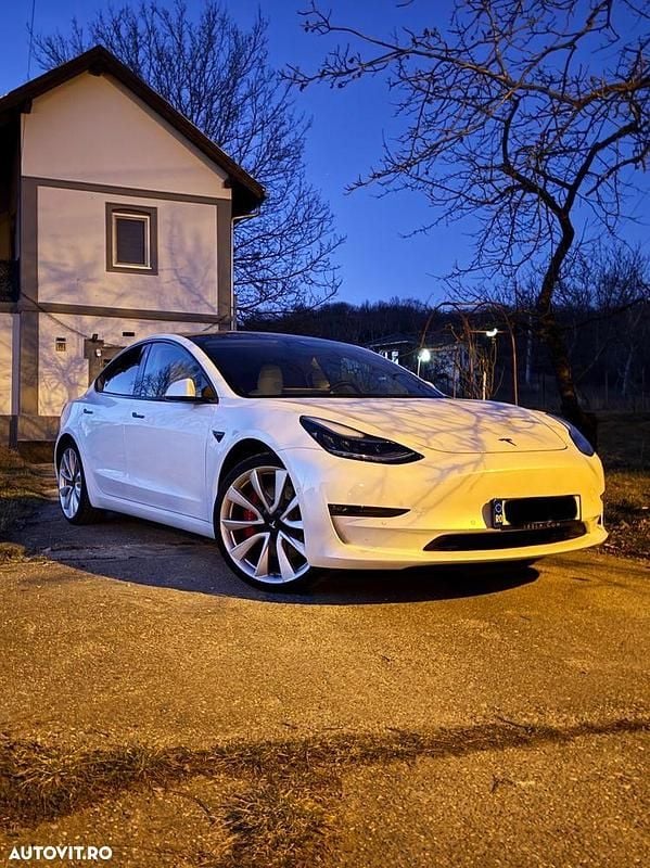 Culoarealb Utilizat 2019 Tesla Model 3 Berlinǎ | 25.000 EUR (Preț OK) - Imagine 1/4