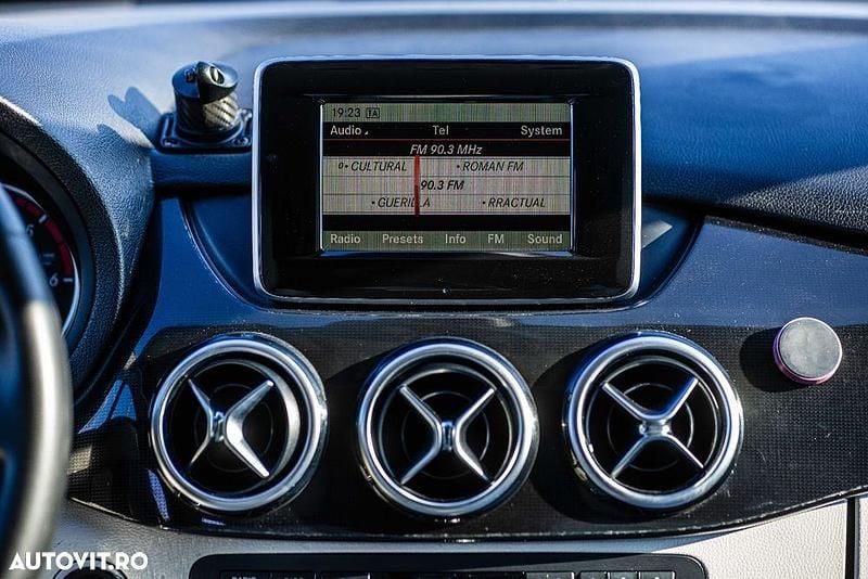 Second-hand Mercedes B180 109 CP (80 kW) 2012 Culoaregri Monovolum