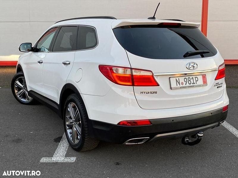 Second-hand Hyundai Grand Santa Fe 197 CP (144 kW) 2014 Culoarealb SUV