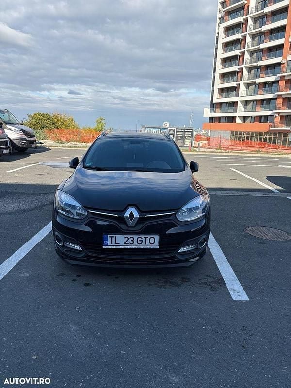 Culoarenegru Utilizat 2014 Renault Mégane GrandTour LIMITED Break | 5.800 EUR (Preț OK) - Imagine 1/4
