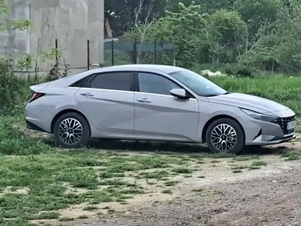 Utilizat 2023 Hyundai Elantra Berlinǎ | 22.150 EUR (Puțin scump) - Imagine 1/4