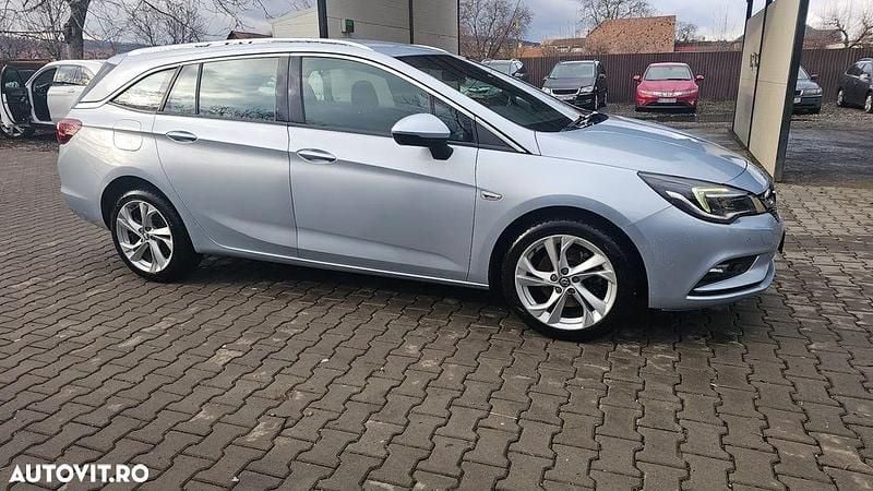Second-hand Opel Astra Dynamic 136 CP (100 kW) 2019 Culoarealbastru Break
