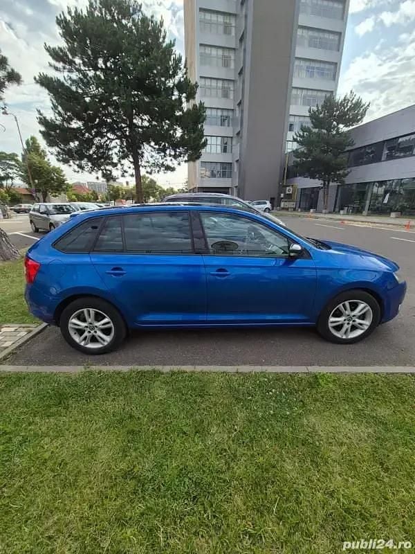 Albastru Utilizat 2016 Skoda Rapid Hatchback | 5.500 EUR (Preț OK) - Imagine 1/4