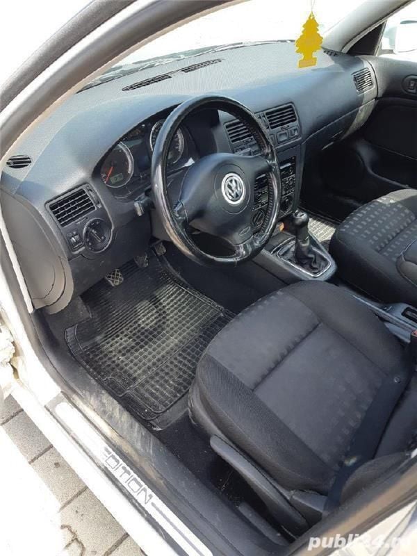 Second-hand VW Bora 105 CP (77 kW) 2000 Berlinǎ