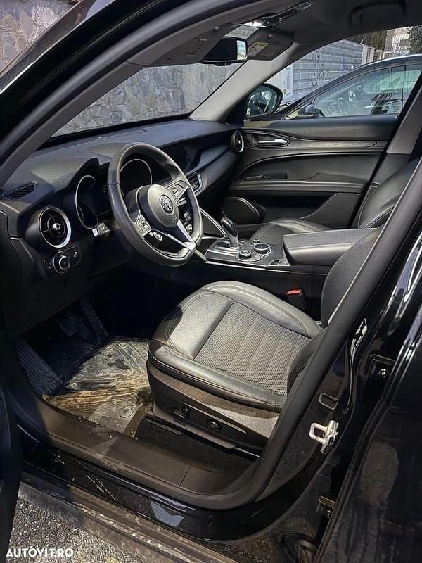Second-hand Alfa Romeo Stelvio Super 280 CP (205 kW) 2018 Culoarenegru SUV