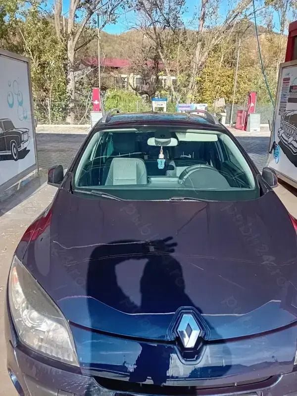 Utilizat 2010 Renault Mégane III Break | 4.000 EUR (Preț OK) - Imagine 1/4