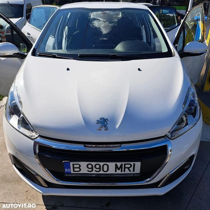 Culoarealb Utilizat 2018 Peugeot 208 Hatchback | 7.000 EUR (Preț bun) - Imagine 1/4