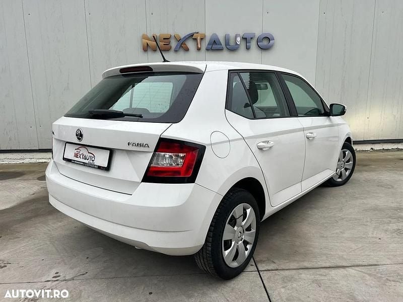 Second-hand Skoda Fabia Ambition 90 CP (66 kW) 2018 Culoarealb Hatchback