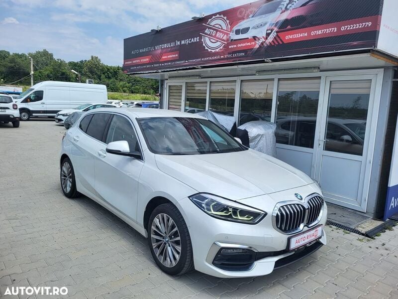 Alb Utilizat 2022 BMW 118 Luxury Line Hatchback | 19.750 EUR (Preț bun) - Imagine 1/4