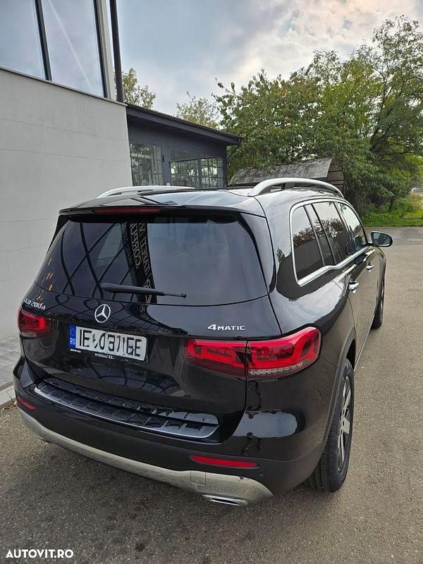 Second-hand Mercedes GLB200 150 CP (110 kW) 2023 Culoarenegru SUV