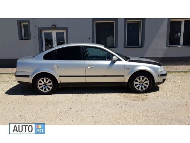 Second-hand VW Passat 131 CP (96 kW) 2003 Gri Berlinǎ