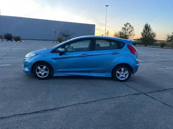 Utilizat 2008 Ford Fiesta Hatchback | 3.900 EUR (Preț OK) - Imagine 1/4