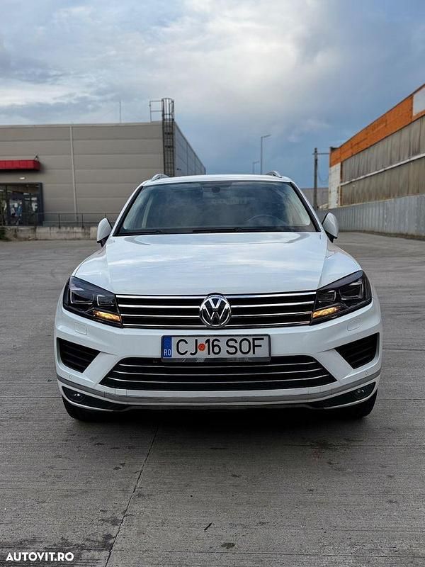 Culoarealb Utilizat 2015 VW Touareg SUV | 14.400 EUR (Preț OK) - Imagine 1/4