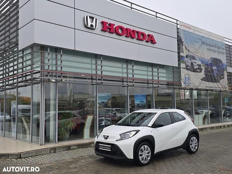Culoarealb Utilizat 2023 Toyota Aygo Hatchback | 13.490 EUR (Preț bun) - Imagine 1/4