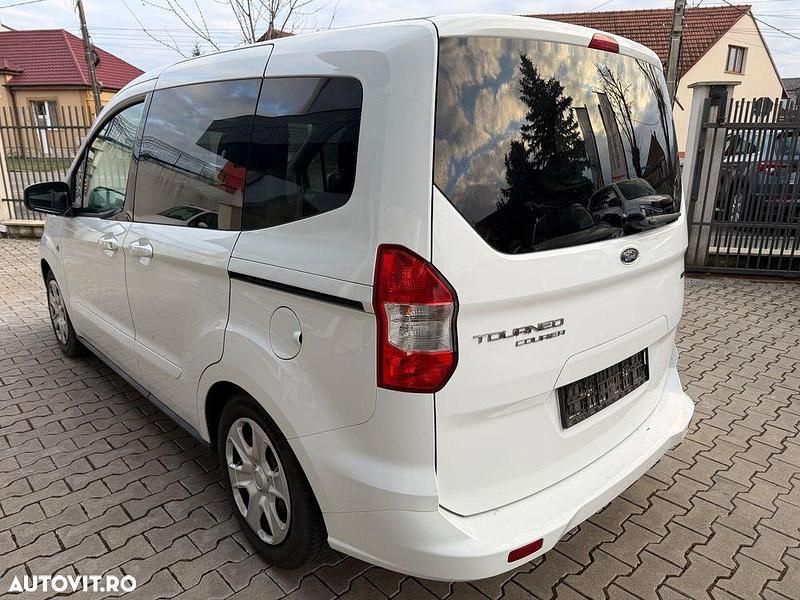 Second-hand Ford Tourneo Courier Trend 100 CP (73 kW) 2016 Culoarealb Monovolum
