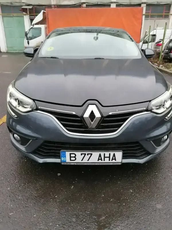 Gri Utilizat 2018 Renault Mégane IV Berlinǎ | 14.200 EUR - Imagine 1/4