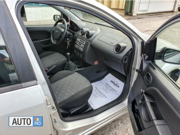 Argint Utilizat 2004 Ford Fiesta Hatchback | 1.699 EUR (Preț OK) - Imagine 1/4