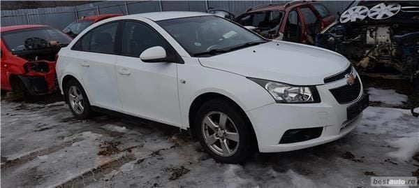 Second-hand Chevrolet Cruze 113 CP (83 kW) 2010 Alb Berlinǎ